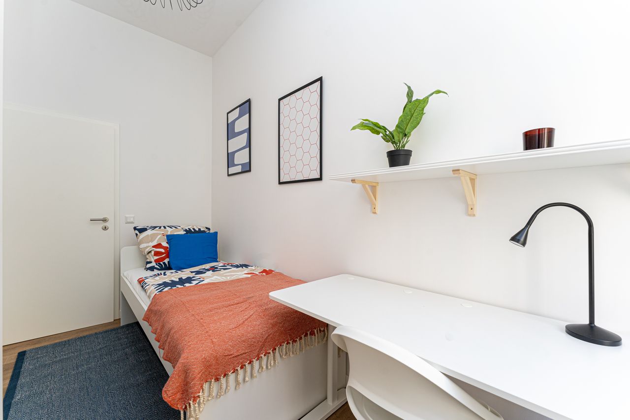 Zimmer Emser Straße in Berlin