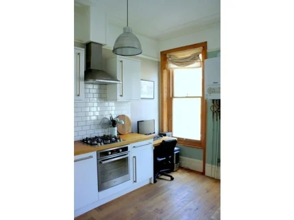 Flat Croxley Road in City of Westminster