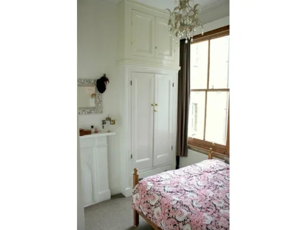 Flat Croxley Road in City of Westminster
