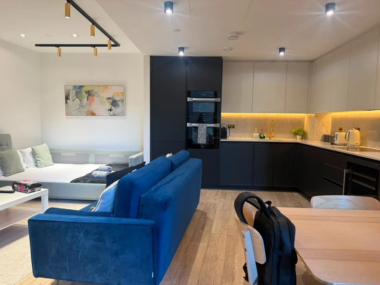 Flat Dingley Road in Greater London