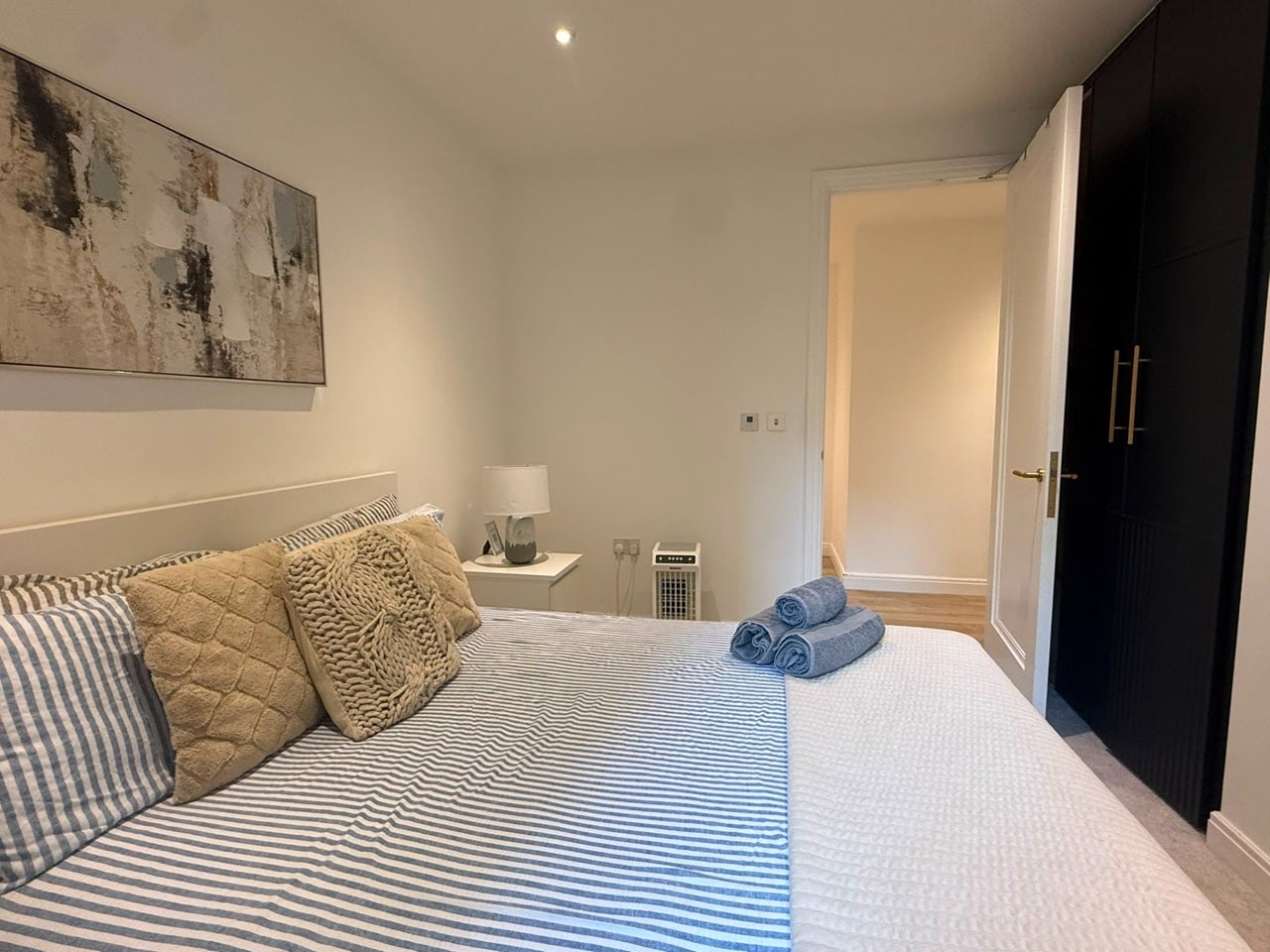 Flat Dingley Road in Greater London