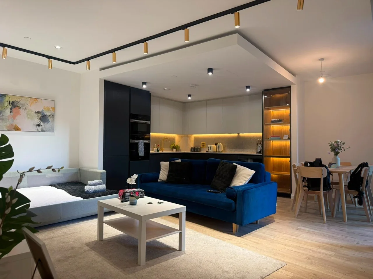 Flat Dingley Road in Greater London
