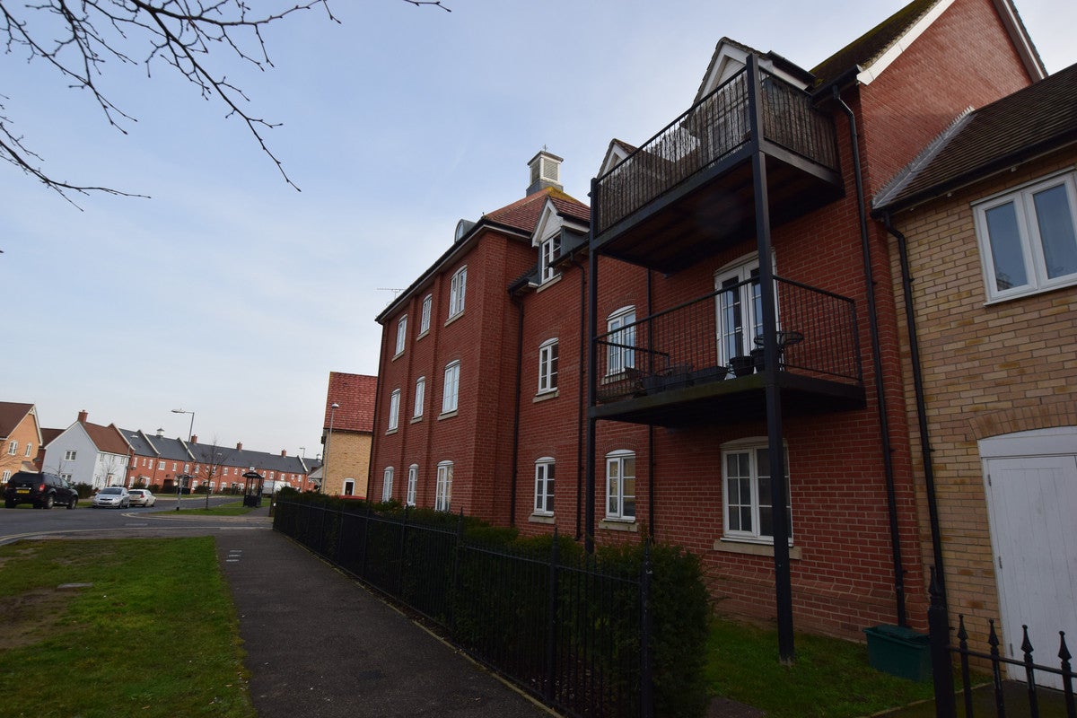 Flat Hooper Avenue in Colchester