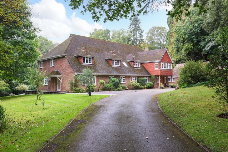 House Jackman's Lane in Woking
