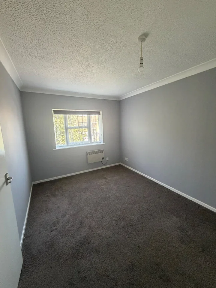 House Berrow Close in Luton