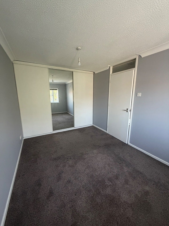 House Berrow Close in Luton
