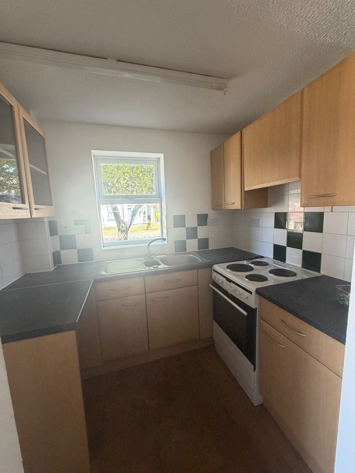 House Berrow Close in Luton