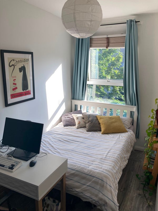 Room Holloway Road in Greater London