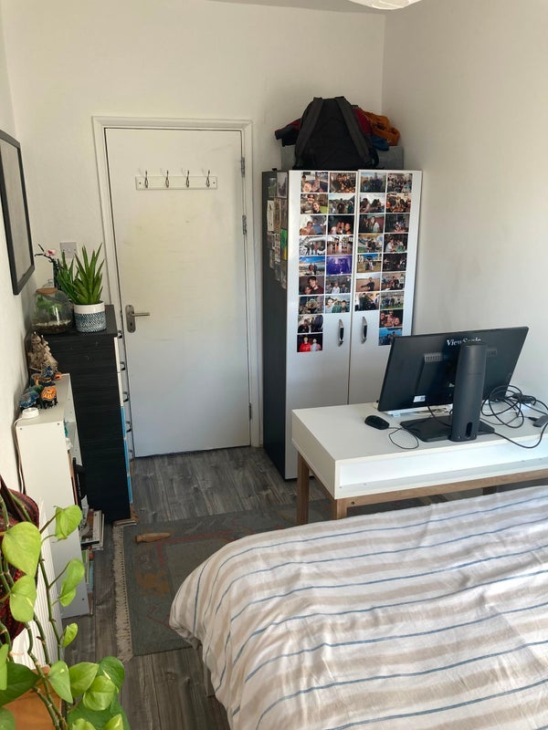 Room Holloway Road in Greater London