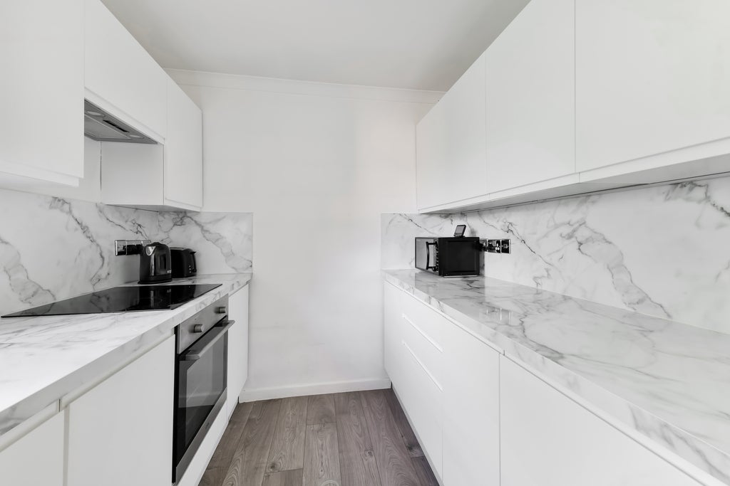 Flat Nantes Close in Greater London