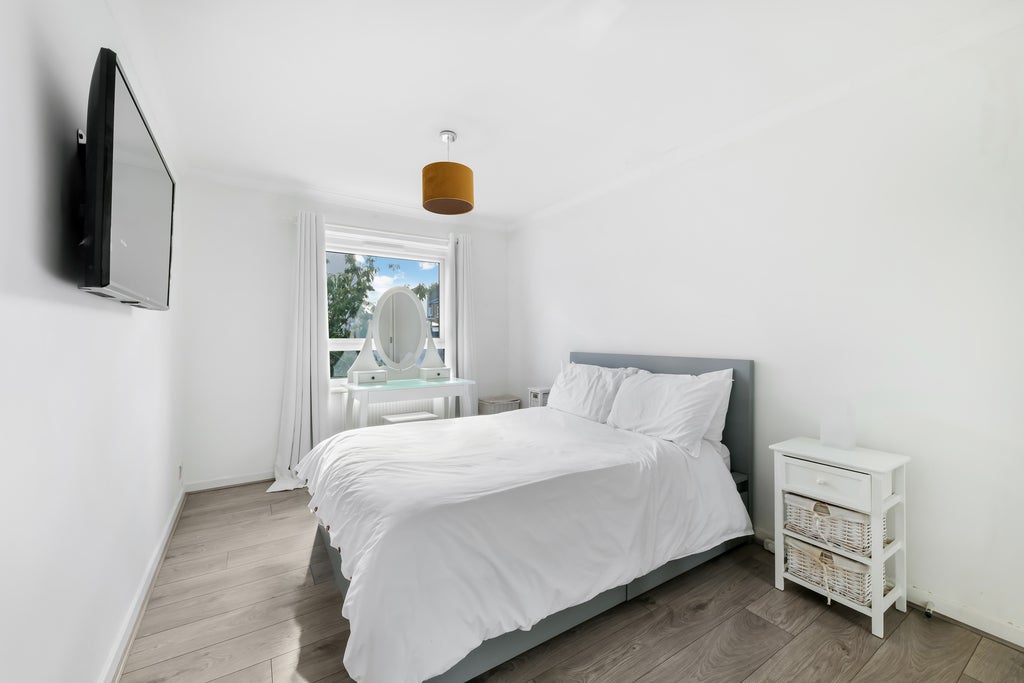 Flat Nantes Close in Greater London