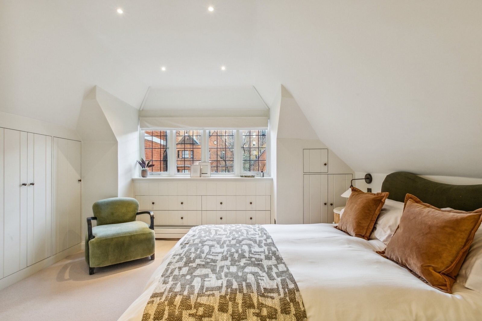 House Melbury Road in Greater London