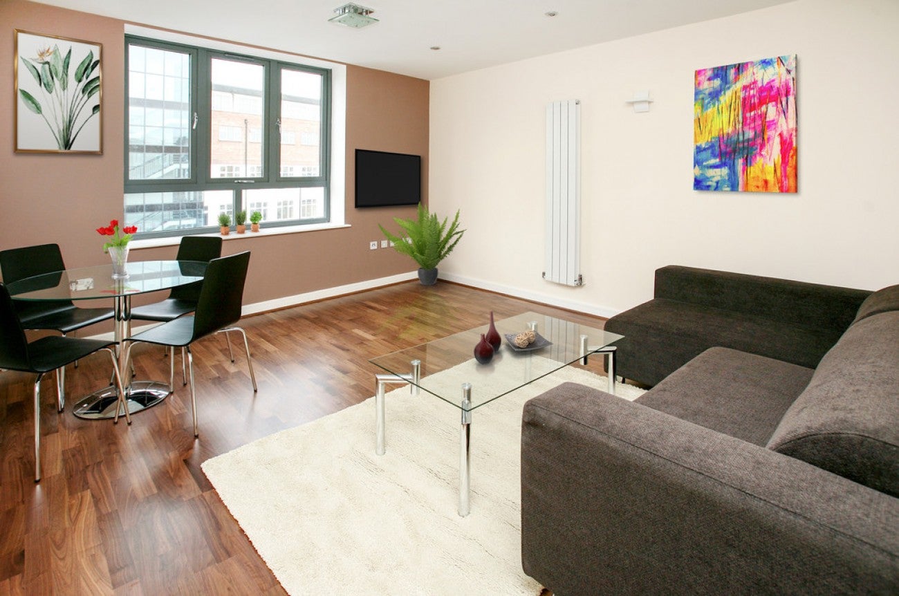 Flat Fenton Street in Greater London