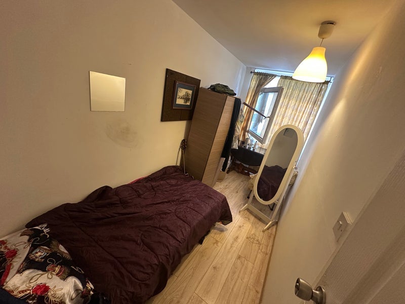 Room Stewart Street in Greater London