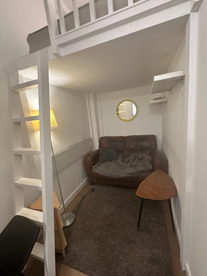 Flat Crouch Hill in Greater London