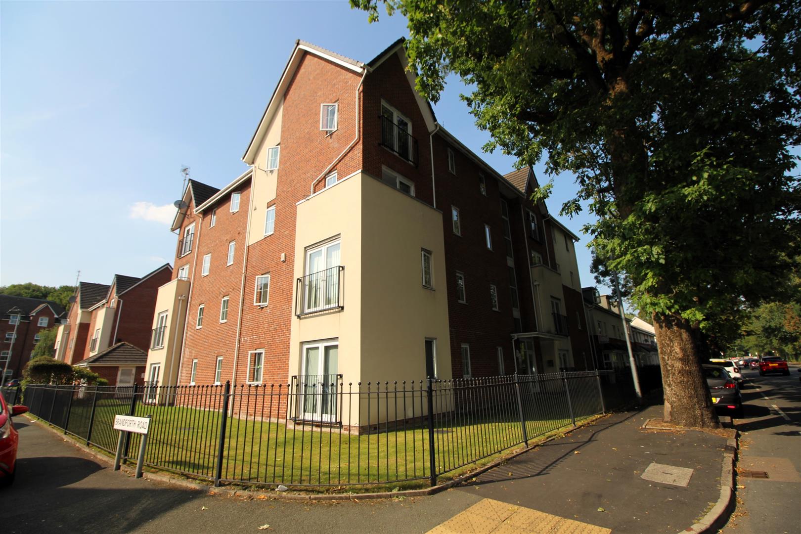 Flat Hazelbottom Road in Manchester