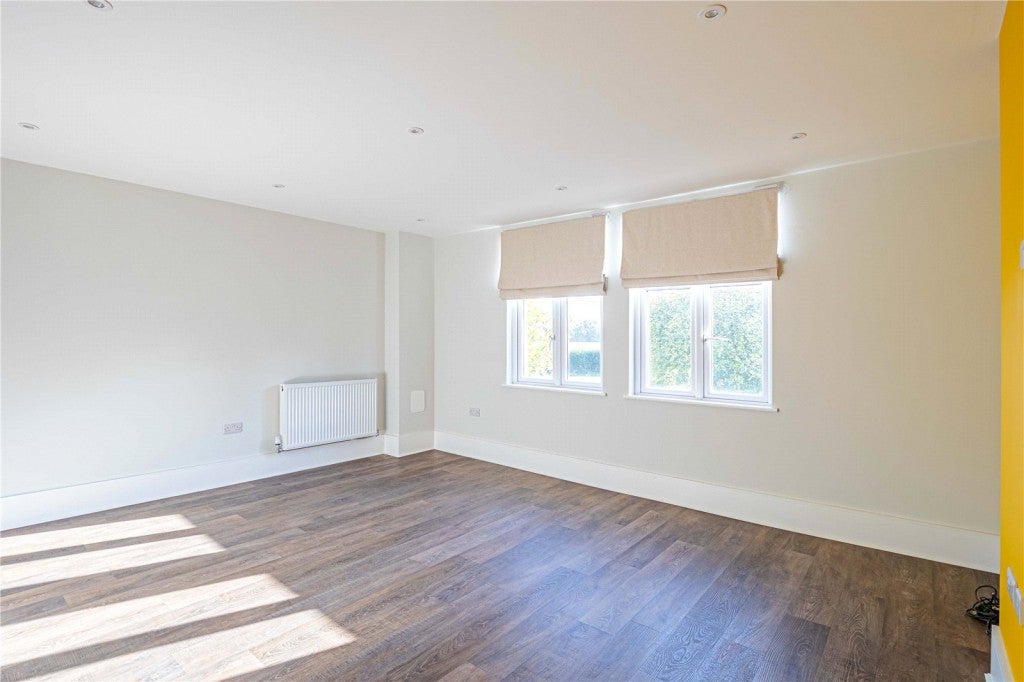 Flat Two Dells Lane in Ashley Green