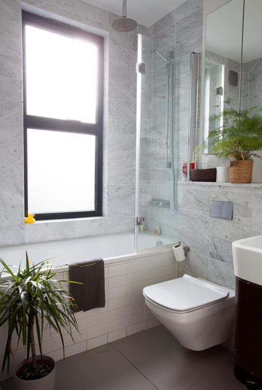 Room Elthorne Avenue in Greater London