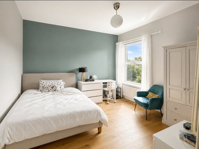 Room Elthorne Avenue in Greater London