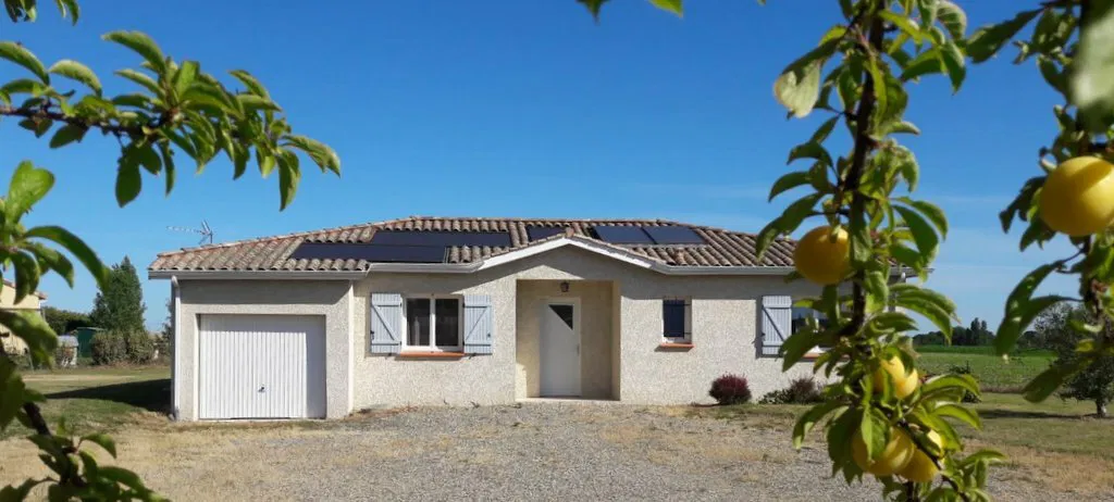 Maison Route d'Asques à Lavit