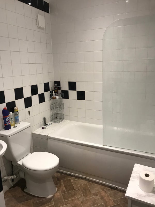 Room London Road in Greater London