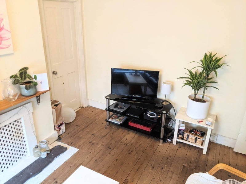 Room Stapleton Road in Greater London
