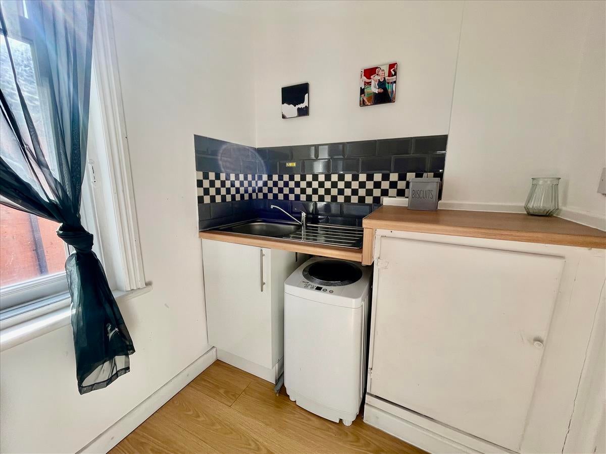 Flat Tyldesley Road in Blackpool