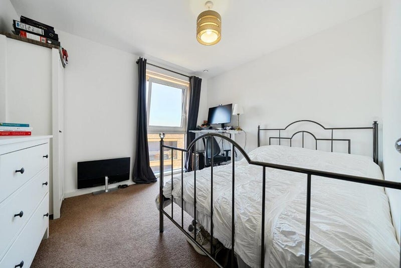 Flat Naomi Street in Greater London