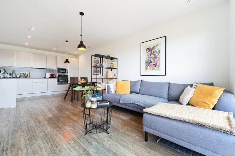 Flat Naomi Street in Greater London
