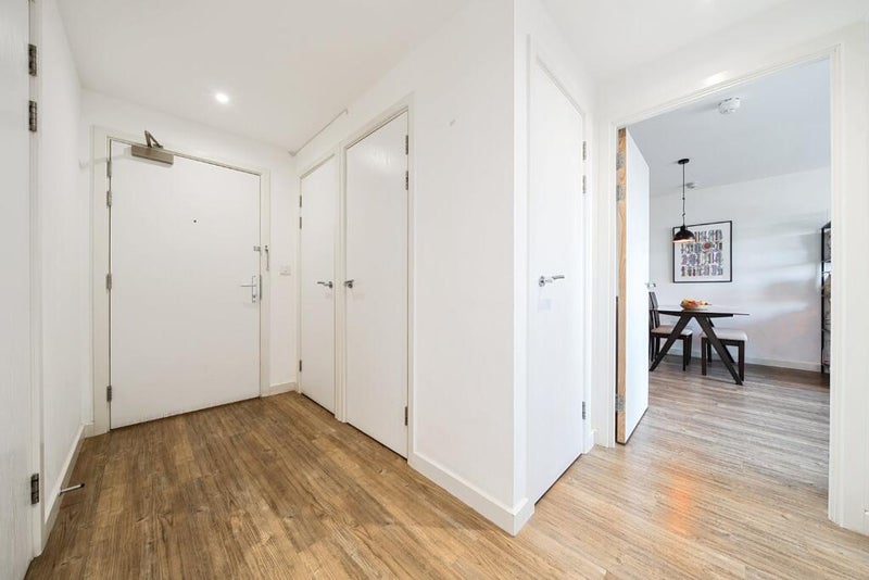 Flat Naomi Street in Greater London