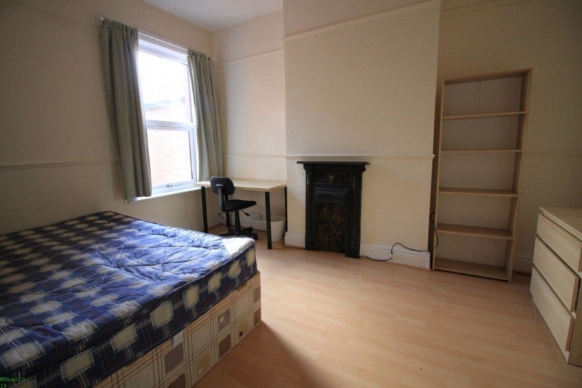 Room Britannia Street in Coventry