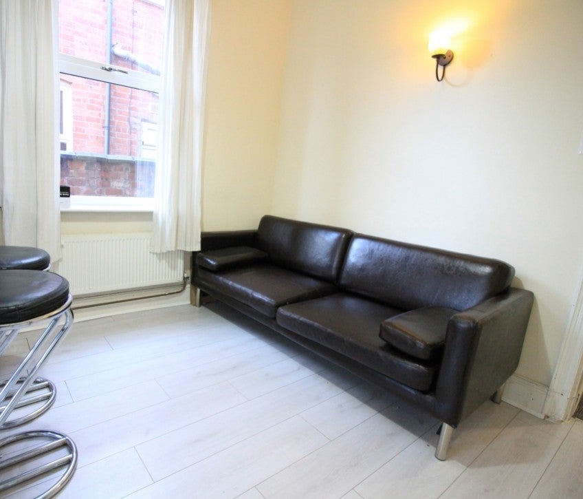 Room Britannia Street in Coventry