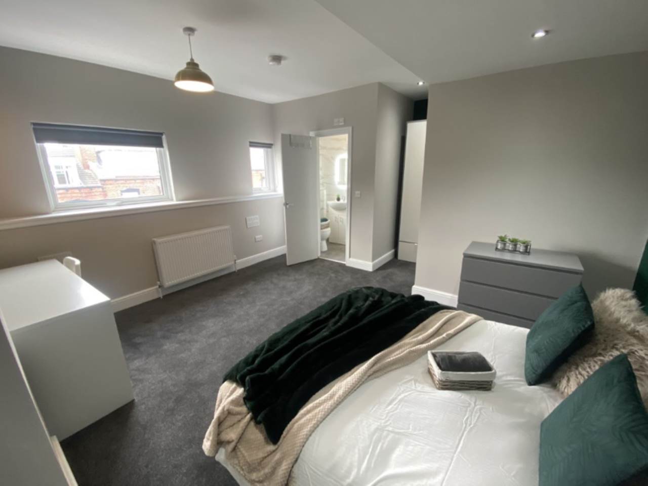 Room Haddon Avenue in Leeds