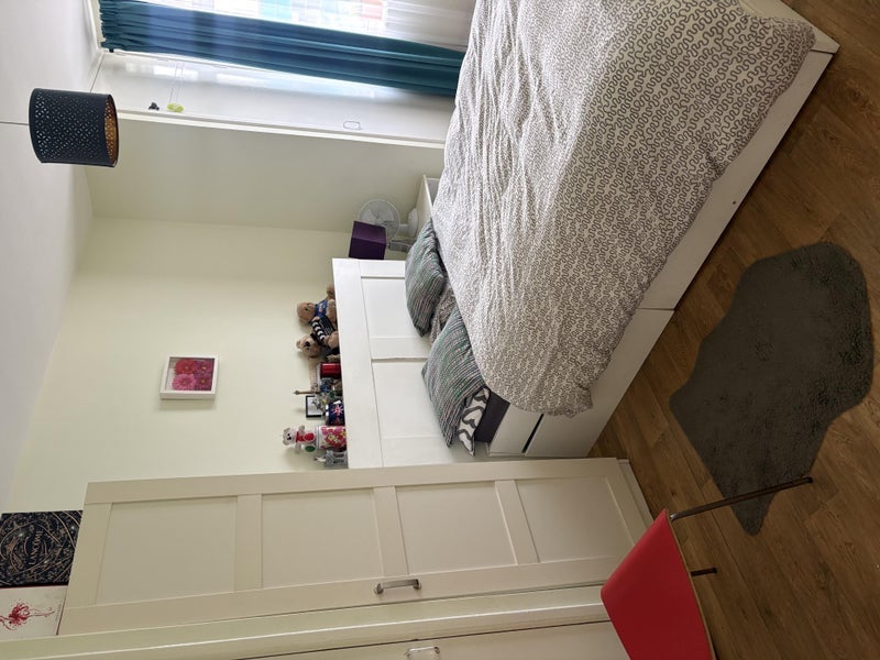 Room Cecilia Road in Greater London