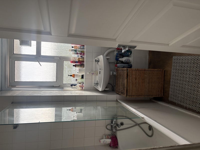 Room Cecilia Road in Greater London