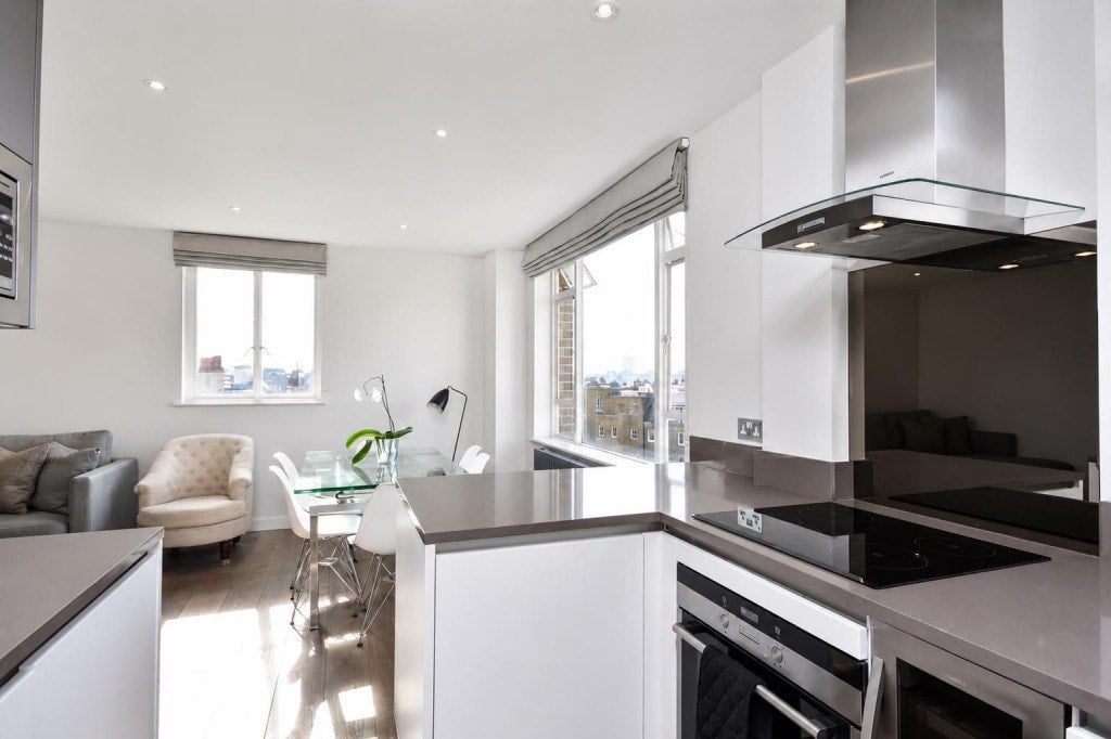 Flat Park Crescent in City of Westminster