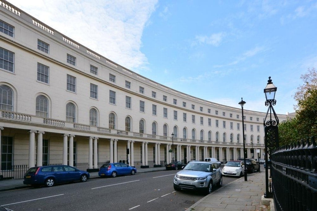 Flat Park Crescent in City of Westminster