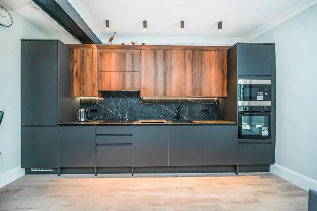 Flat Northfield Avenue in Greater London