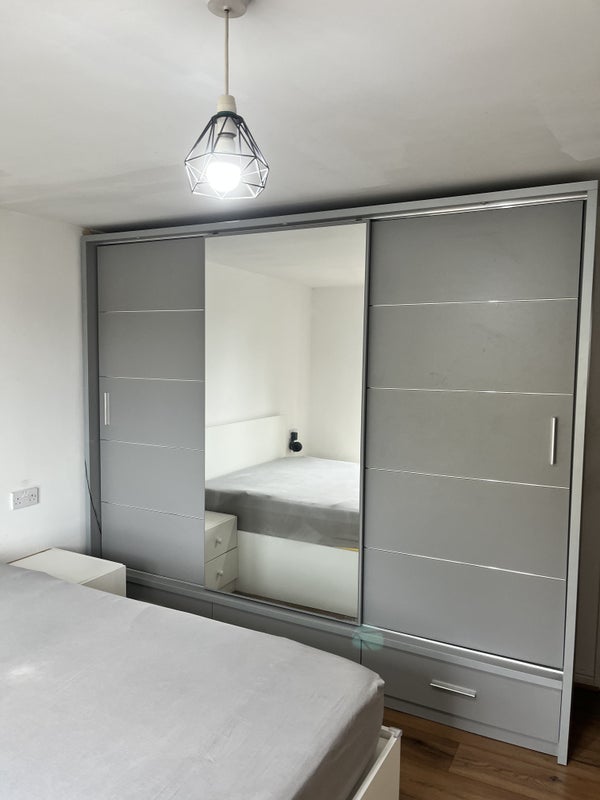 Room Scholars Walk in Slough