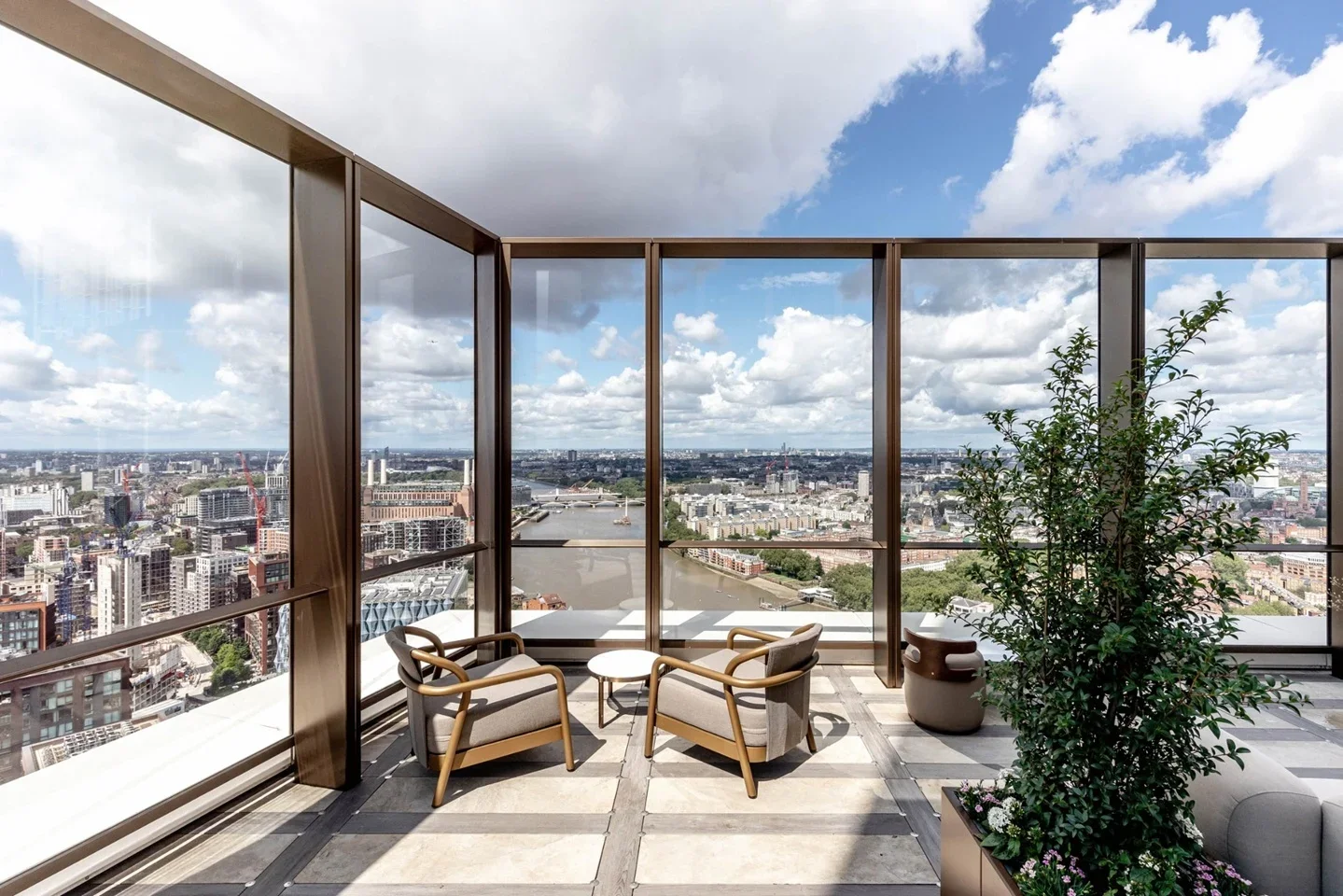 Flat Carnation Way in Greater London