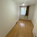 Flat Greenslade Road in Greater London