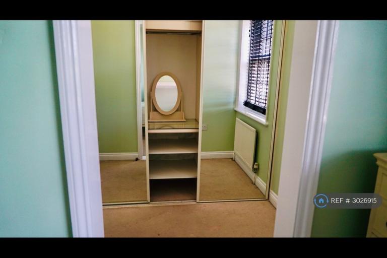 Room Mead Lane in Arun
