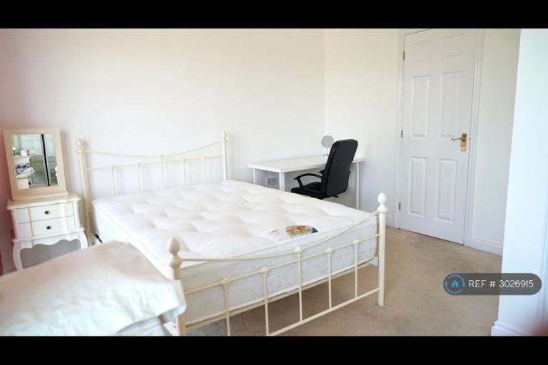 Room Mead Lane in Arun