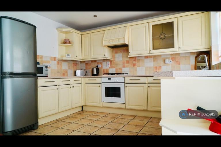 Room Mead Lane in Arun