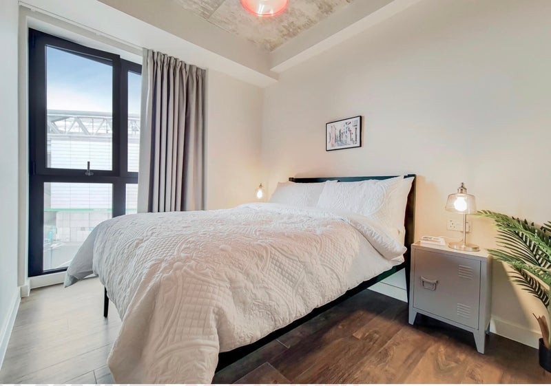 Room Lakeside Way in Greater London