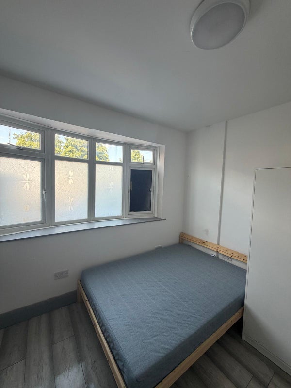 Flat Bath Road in Slough