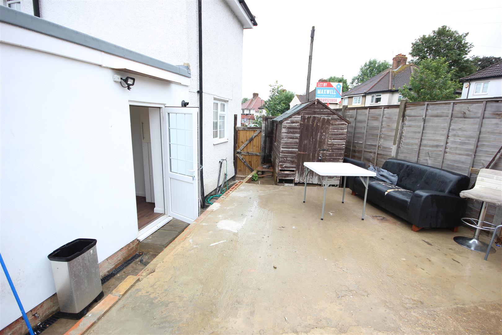 Room Merlin Crescent in Greater London