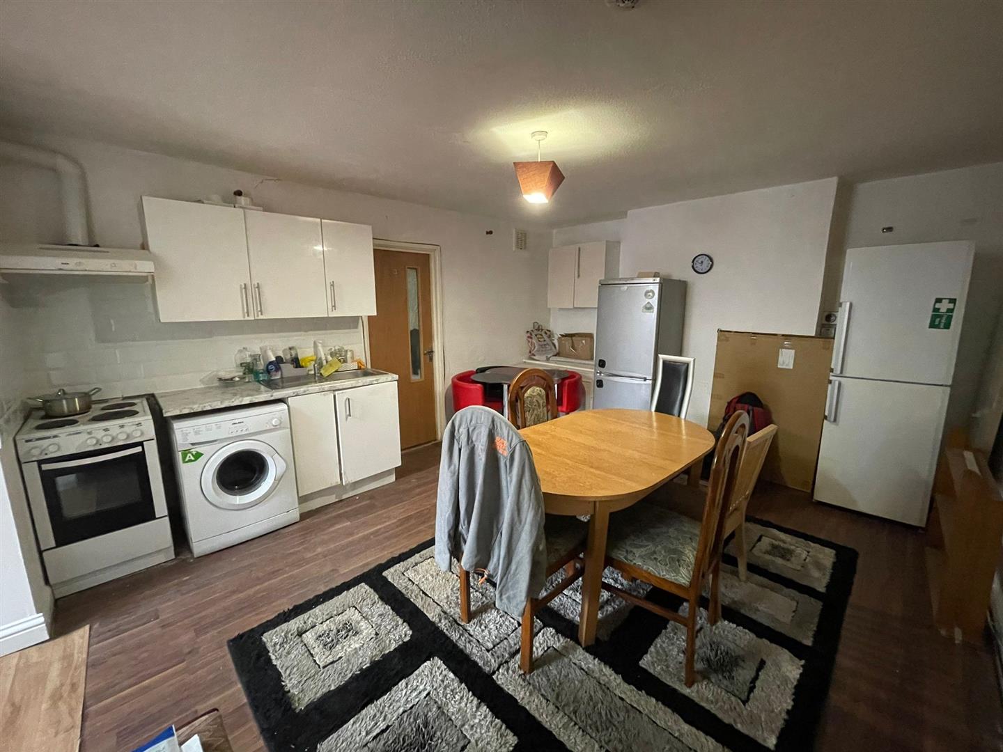 Room Merlin Crescent in Greater London