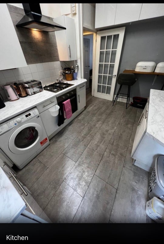Room Stanlake Road in Greater London