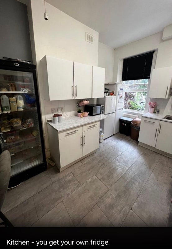 Room Stanlake Road in Greater London